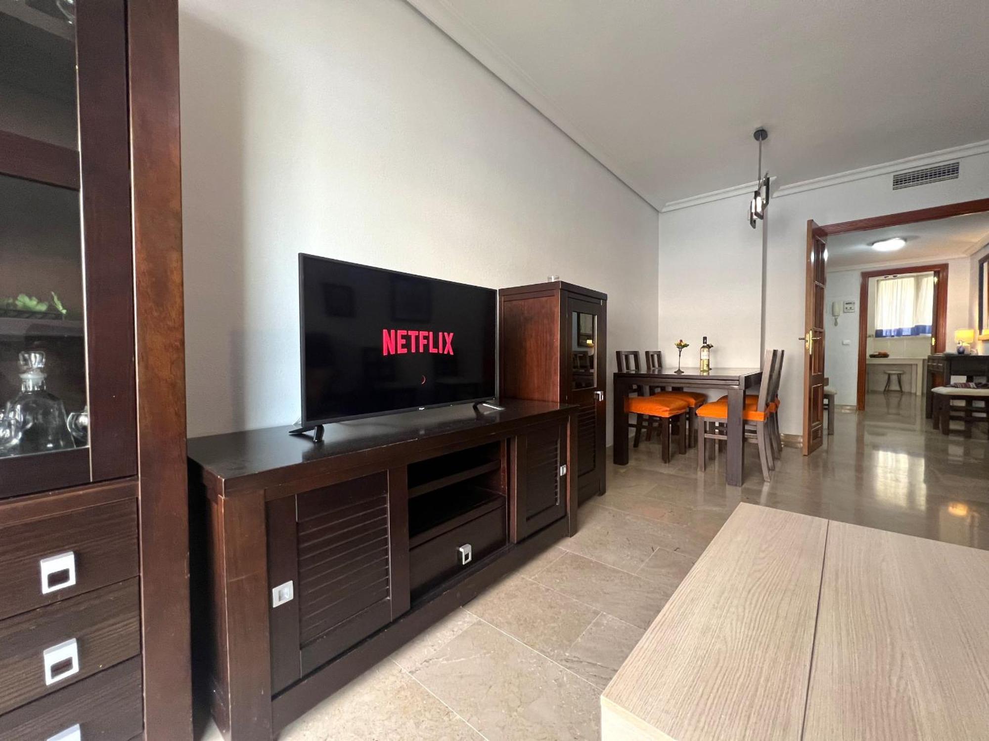 With Pool, Tennis & Gym By Homing Apartamento Torremolinos